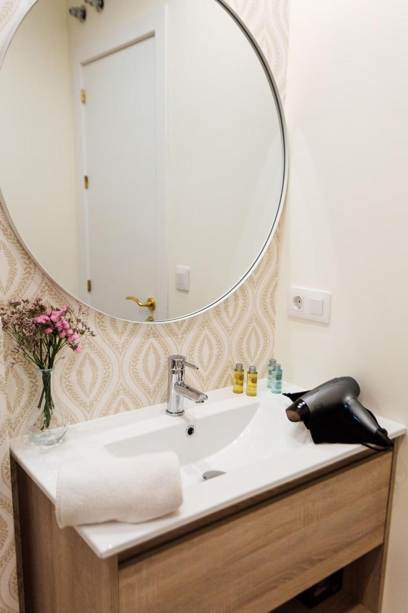 Апартаменти Reformed And Comfy- 2Bd 2Bth- Arenal Севілья Екстер'єр фото